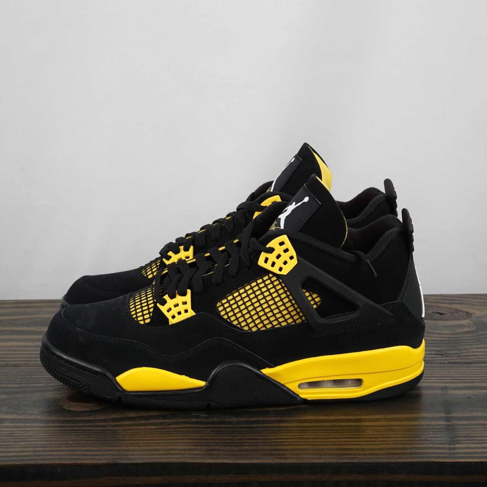 Jordan 4 Retro Thunder Brand New ✅ Trusted Seller