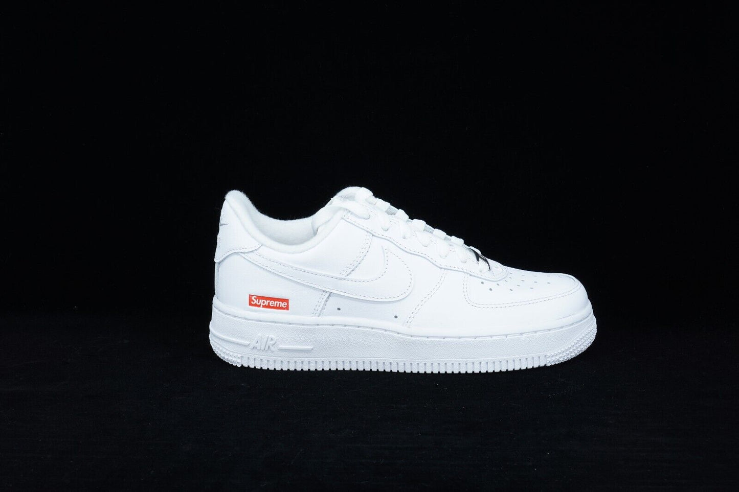 Supreme Air Force 1 White CU9225100 Nike Red Logo Mens Shoe