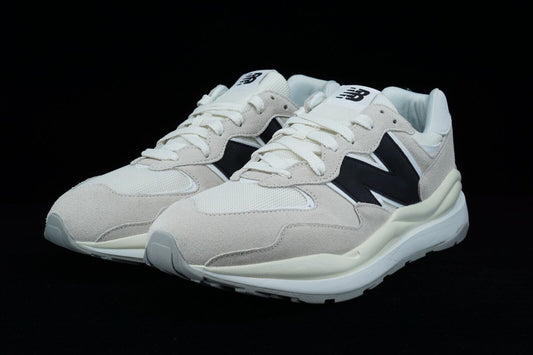 New Balance 57/40 Sea Salt White Black Blue Mens Size 12 M5740CBC Damaged Box